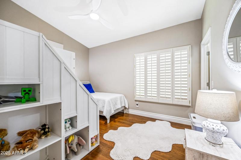 84-1817EWTC-ocupix-IR