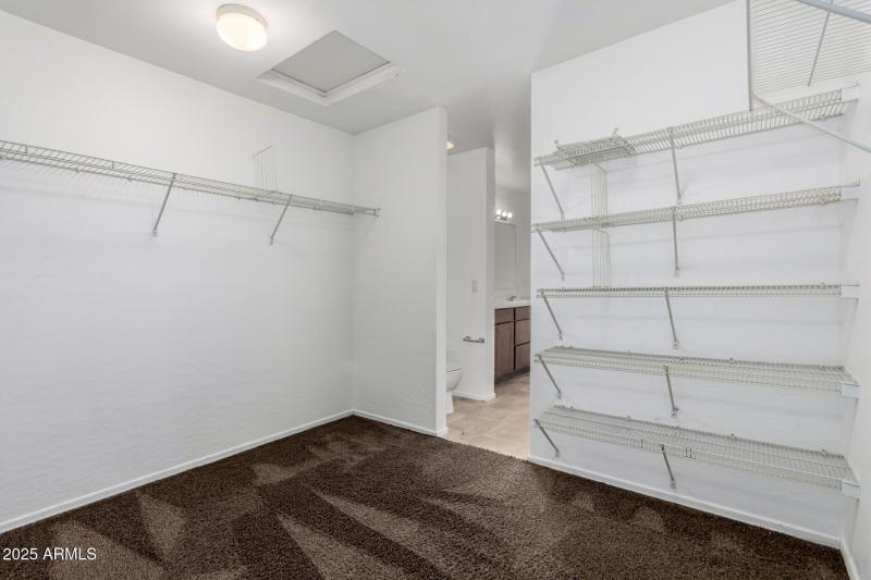 26 - Maldonado - Closet