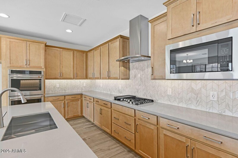 10201 W Weldon Avenue - ready Now!