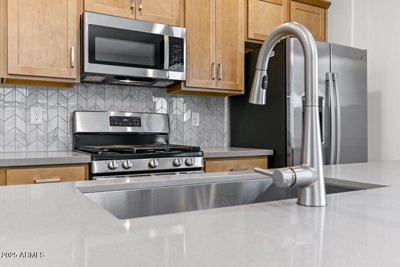 9964 W Piccadilly Road - Ready Now!