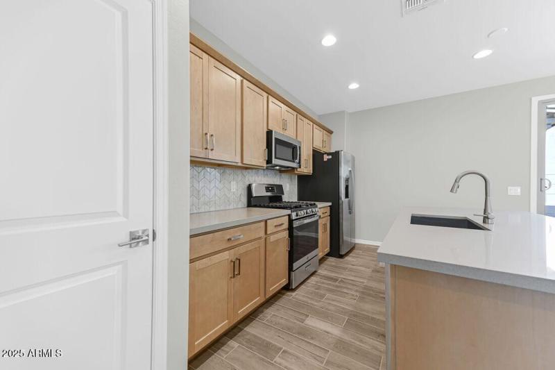 9964 W Piccadilly Road - Ready Now!