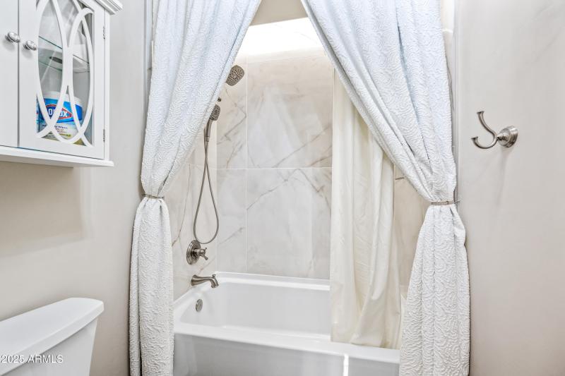 93-1817EWTC-ocupix-IR