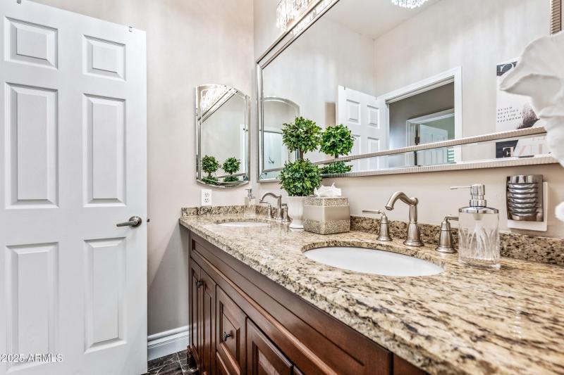 94-1817EWTC-ocupix-IR