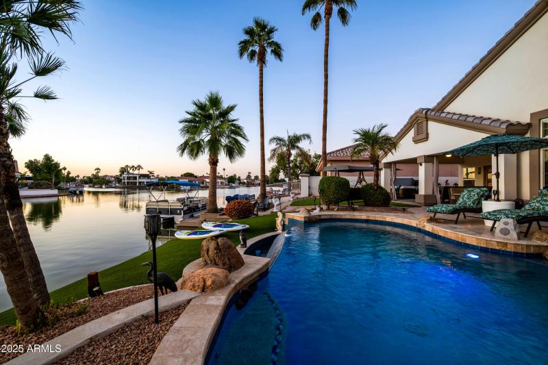 131-1817EWTC-ocupix-IR