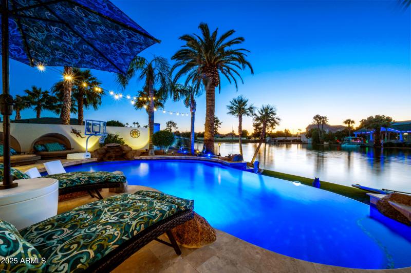 149-1817EWTC-ocupix-IR