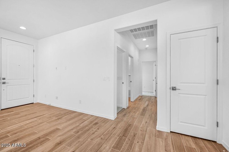 10014 W PICCADILLY Road - Ready Now!