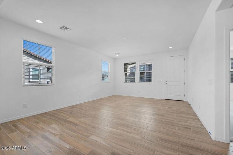 10014 W PICCADILLY Road - Ready Now!