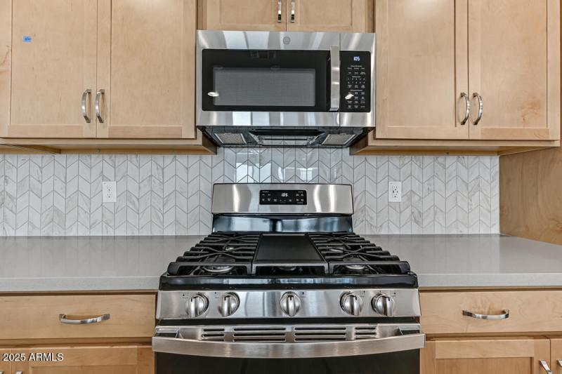 9986 W PICCADILLY Road - Ready Now!