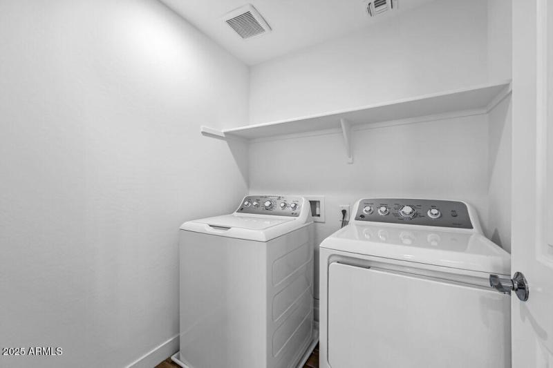 9986 W PICCADILLY Road - Ready Now!