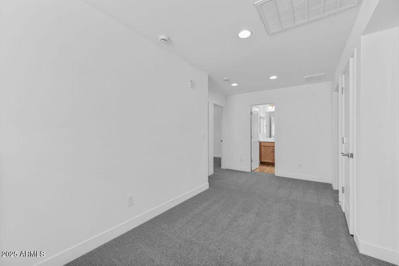 9986 W PICCADILLY Road - Ready Now!