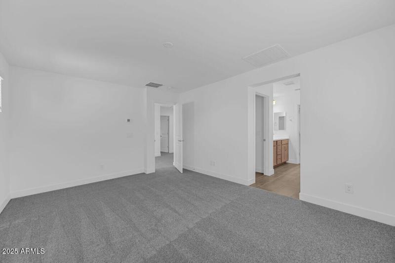 9986 W PICCADILLY Road - Ready Now!