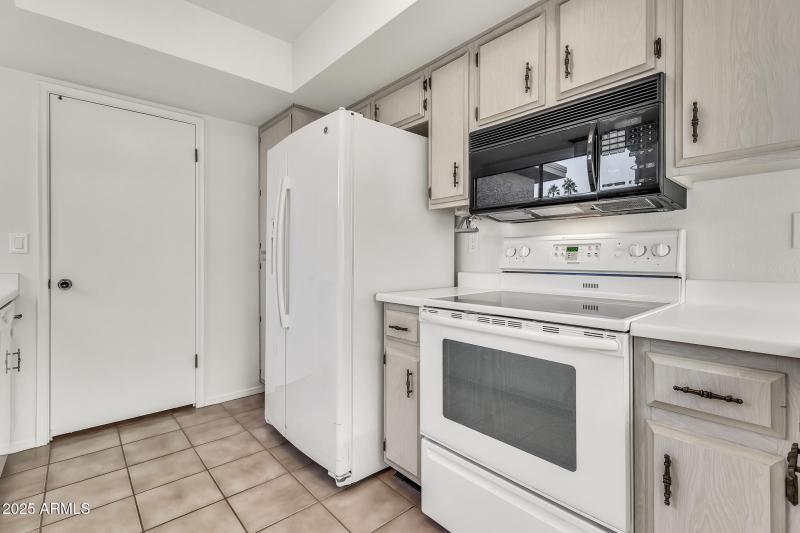 9834 E Minnesota Ave-17_(2048)