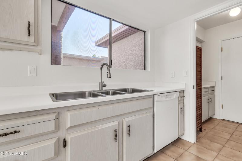 9834 E Minnesota Ave-20_(2048)