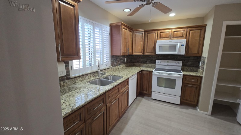 7) 60277-687fff2502d50