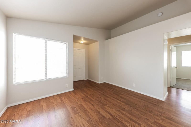 004-photo-living-room-14914191