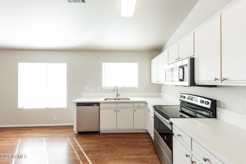 011-photo-kitchen-14914175