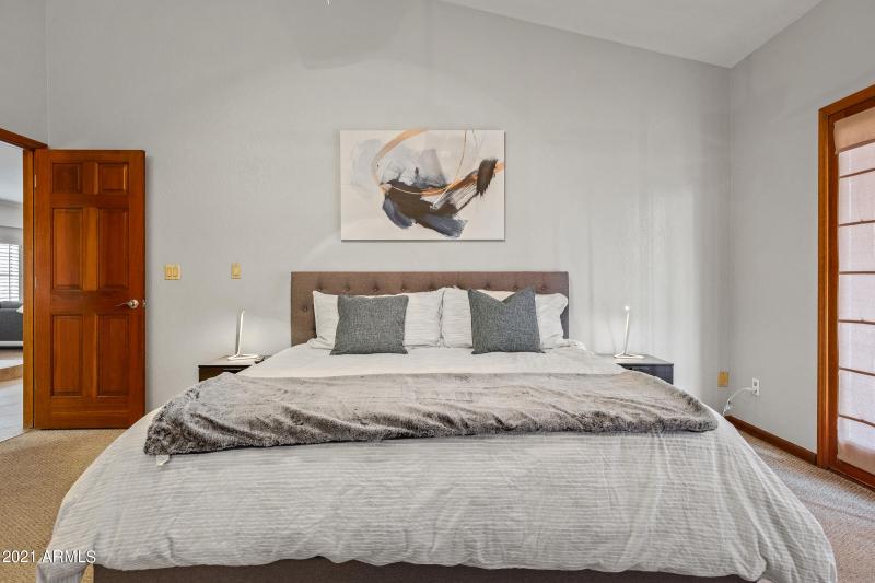 5735 E Campo Bello Dr-36