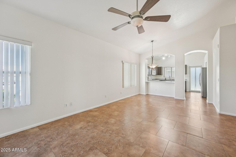 6-web-or-mls-W Magnolia St-S3010-006