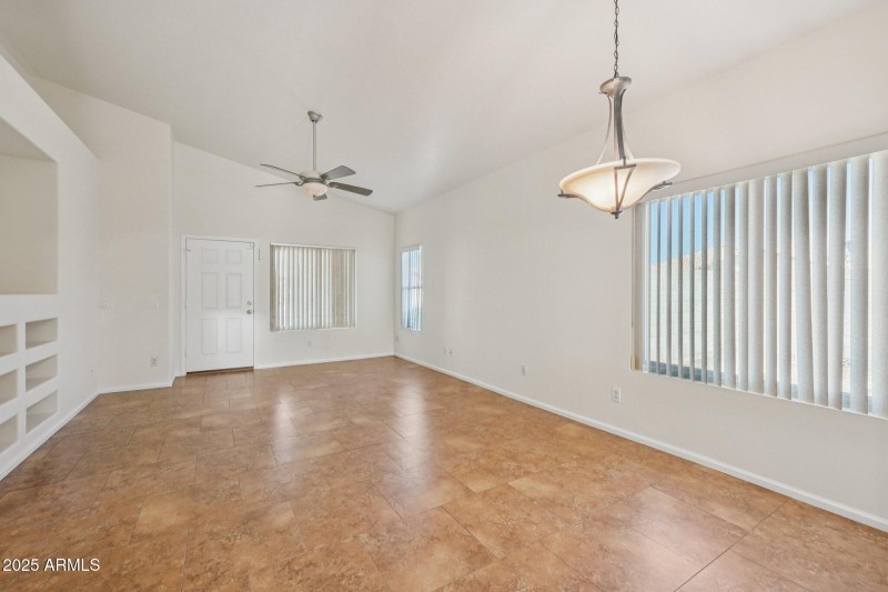 9-web-or-mls-W Magnolia St-S3010-009