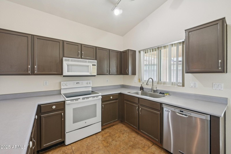 11-web-or-mls-W Magnolia St-S3010-011