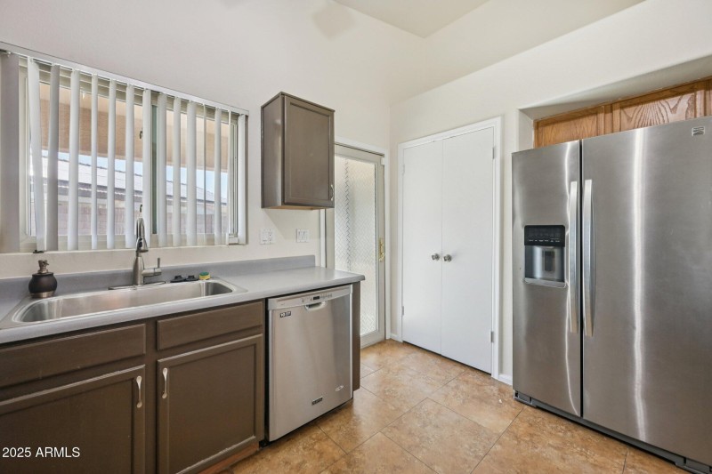 14-web-or-mls-W Magnolia St-S3010-014