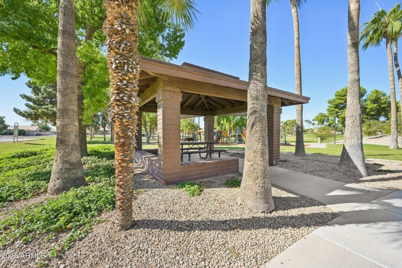 35-web-or-mls-W Magnolia St-3010-901