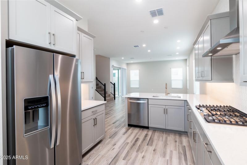 5128 Coolbrook Ave-13