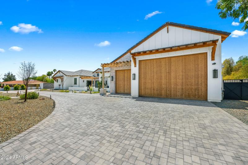 05oversized garage driveway entrance