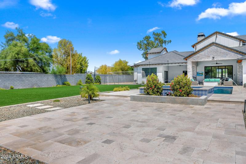 72oversized back yard patio