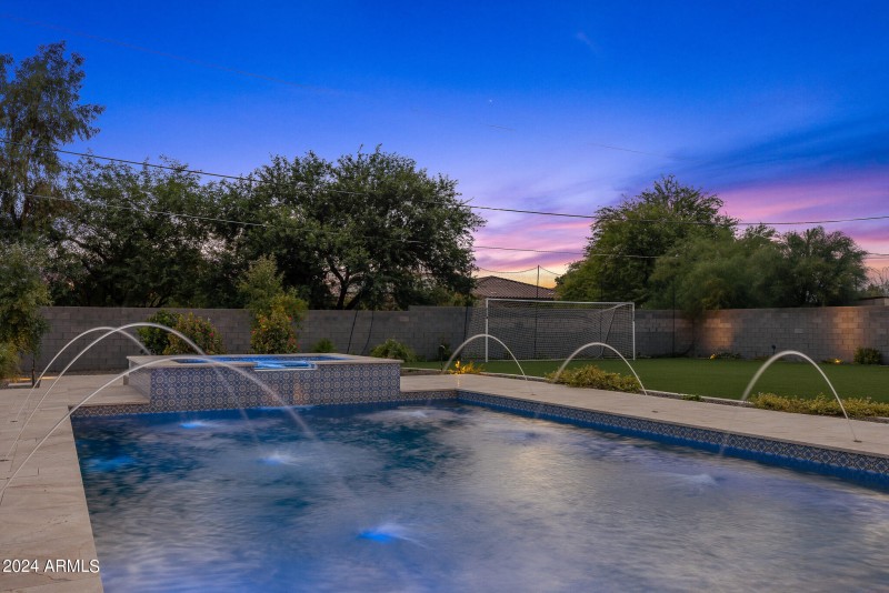 95pool and spa_twilight