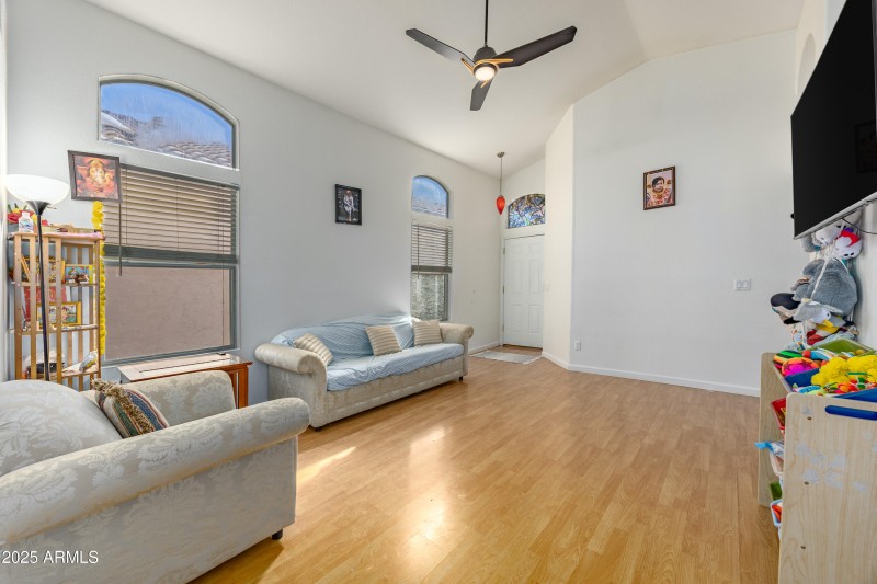 3408 E Rockwood Dr-6