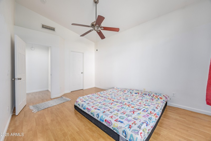 3408 E Rockwood Dr-16