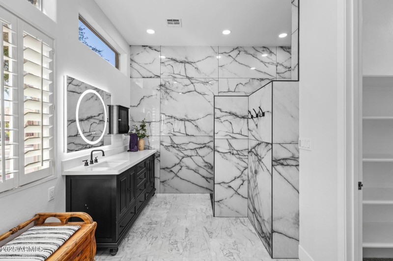 4615 E Sourwood Dr-33