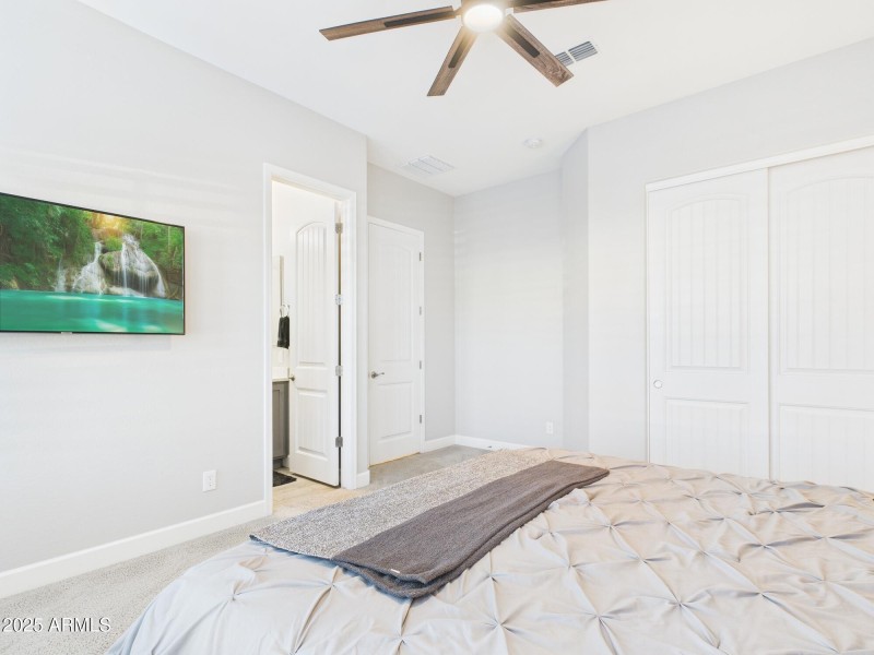 CAM03379G0-PR0160-STILL003