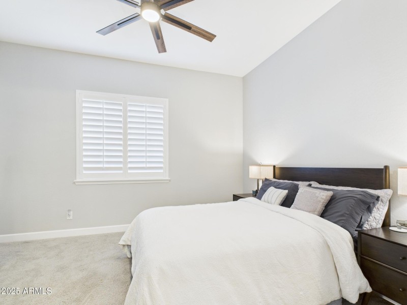 CAM03379G0-PR0160-STILL007