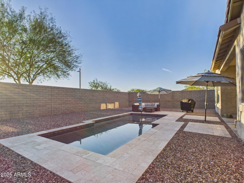 CAM03379G0-PR0160-STILL013