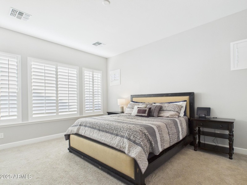 CAM03379G0-PR0160-STILL016