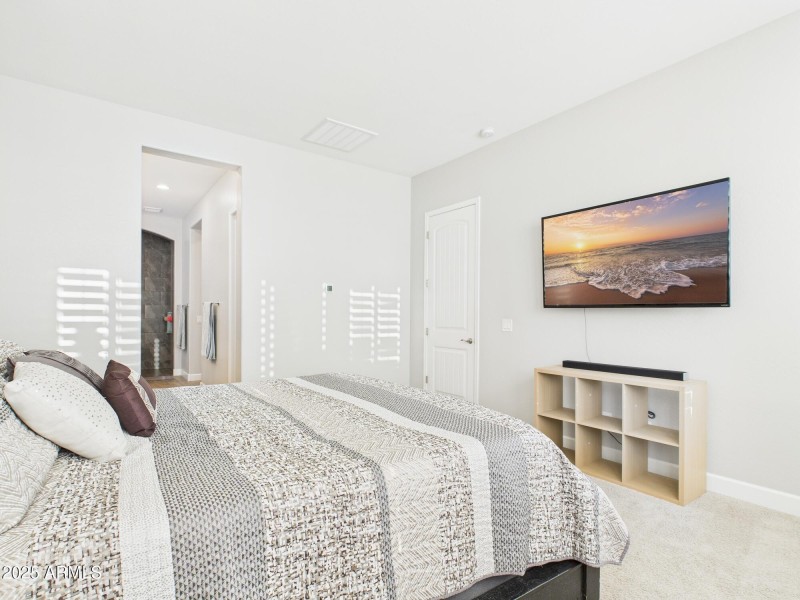 CAM03379G0-PR0160-STILL017