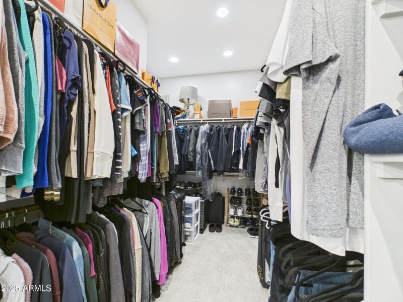 CAM03379G0-PR0160-STILL021