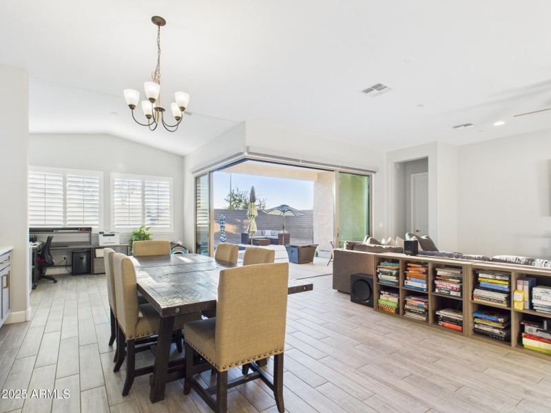 CAM03379G0-PR0160-STILL026