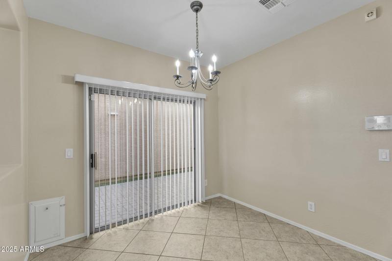 15-web-or-mls-6813 S 7th Ln - 25