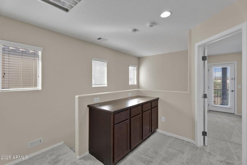 18-web-or-mls-6813 S 7th Ln - 26