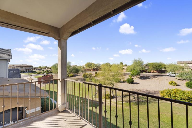 29-web-or-mls-6813 S 7th Ln - 11