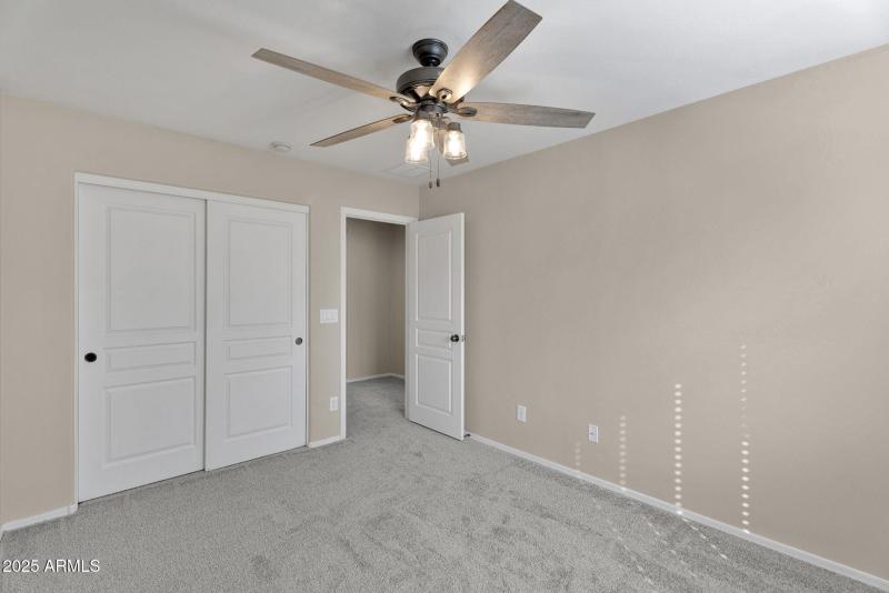 33-web-or-mls-6813 S 7th Ln - 39