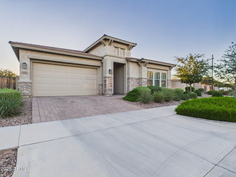 CAM03379G0-PR0160-STILL035