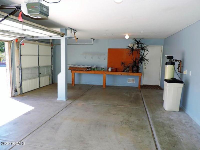 garage when empty