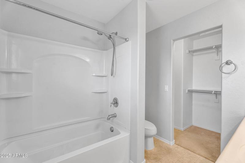 15-web-or-mls-8071 W Georgetown Way-30