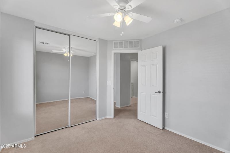 18-web-or-mls-8071 W Georgetown Way-17