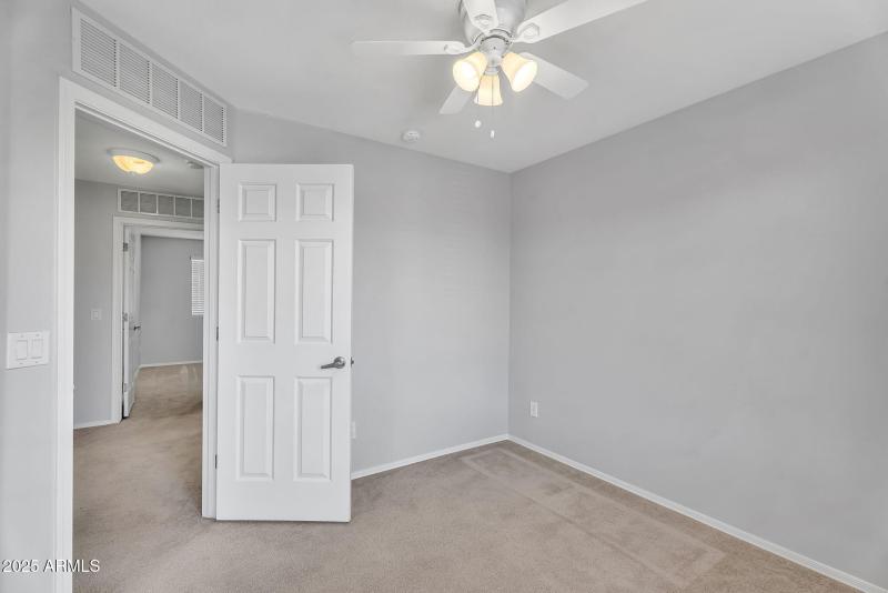 21-web-or-mls-8071 W Georgetown Way-16