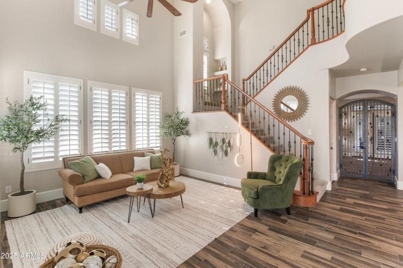 15294 W Old Oak Ln-18